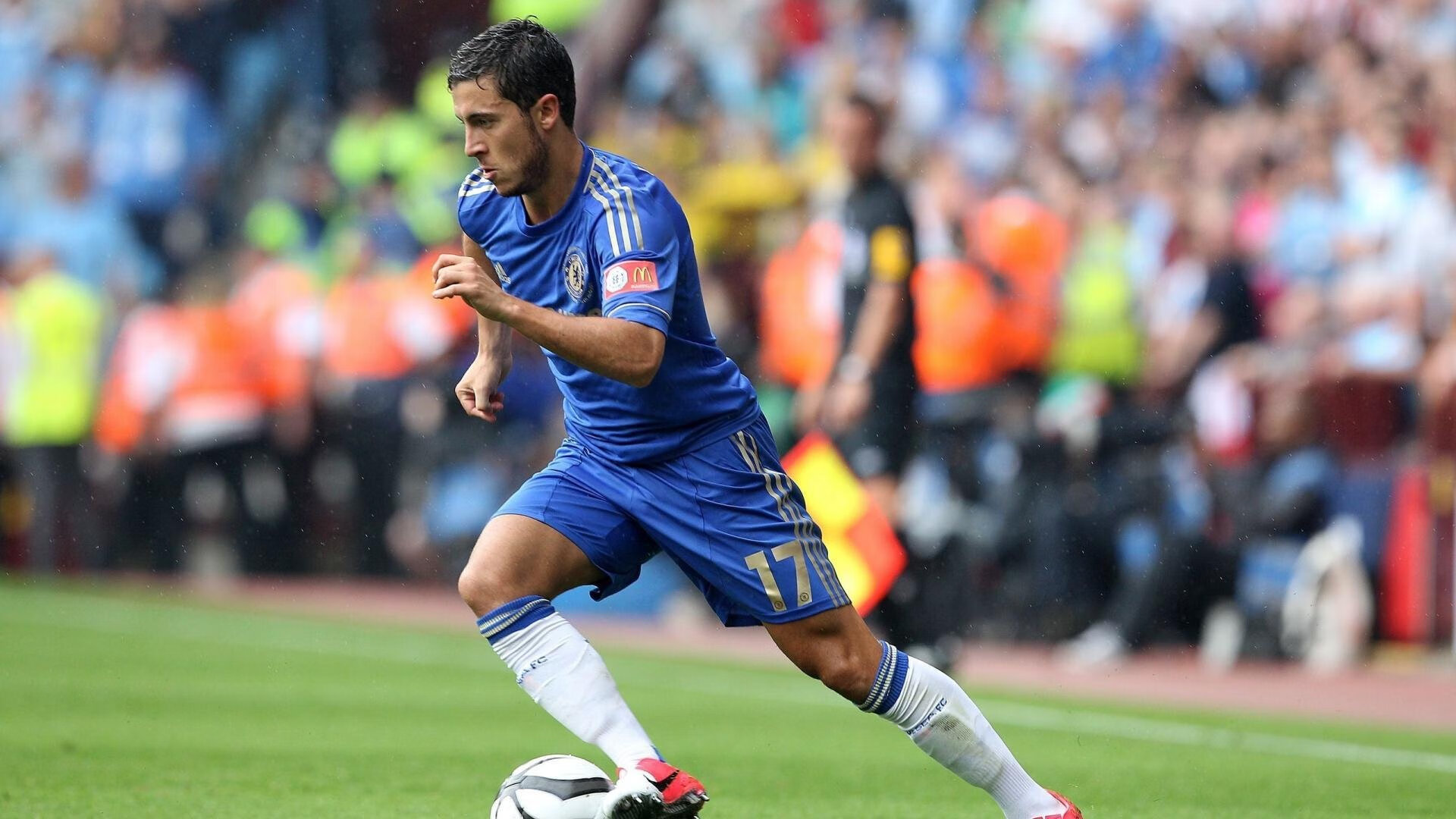 未来“足球皇者”在欧冠闪耀登顶，谁能问鼎？，足坛未来